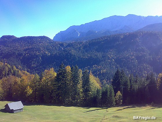 Holzhütte oberhalb der Parnachklamm