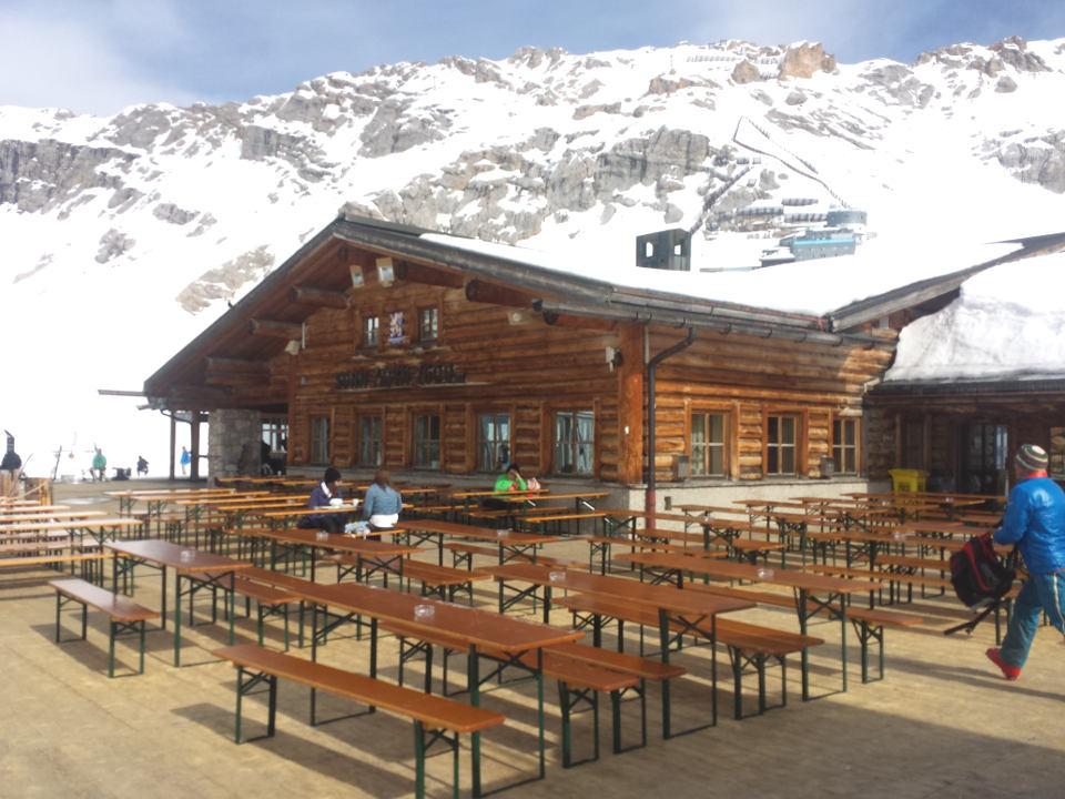 Hütte / Restaurant an der Talstation der Gletscherbahn